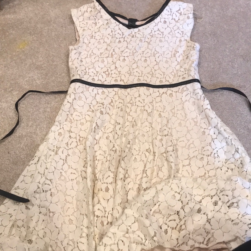 White laced dress